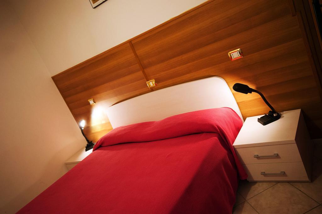 Albergo Magrini Della Genga Genga  Pokój zdjęcie