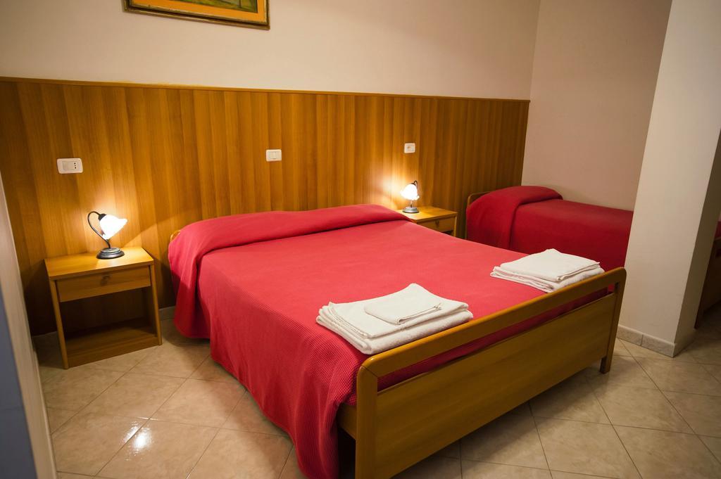 Albergo Magrini Della Genga Genga  Pokój zdjęcie